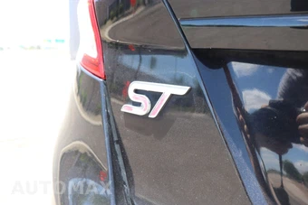 2015 Ford Fiesta ST Hatchback - miniatura 17