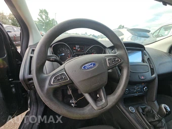 2015 Ford Focus S Sedan – miniatura 10