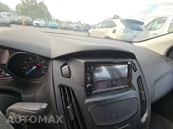 2015 Ford Focus S Sedan – miniatura 11