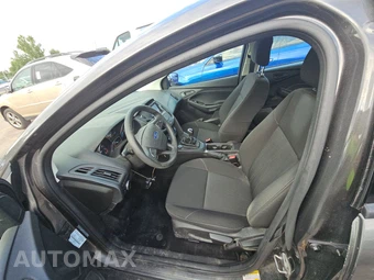 2015 Ford Focus S Sedan – miniatura 7