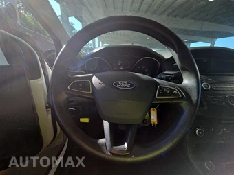 2015 Ford Focus S Sedan – miniatura 10