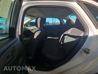 2015 Ford Focus S Sedan – miniatura 13