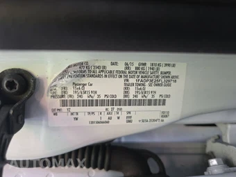 2015 Ford Focus S Sedan – miniatura 14