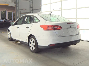2015 Ford Focus S Sedan – miniatura 6