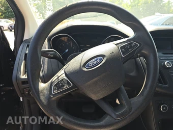 2015 Ford Focus S Sedan – miniatura 10