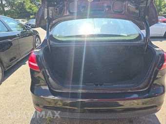 2015 Ford Focus S Sedan – miniatura 16