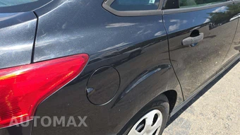 2015 Ford Focus S Sedan – miniatura 18