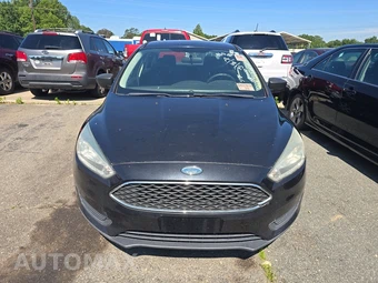 2015 Ford Focus S Sedan – miniatura 2