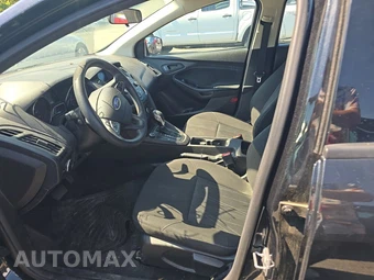 2015 Ford Focus S Sedan – miniatura 7
