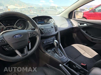 2015 Ford Focus SE Hatchback – miniatura 10