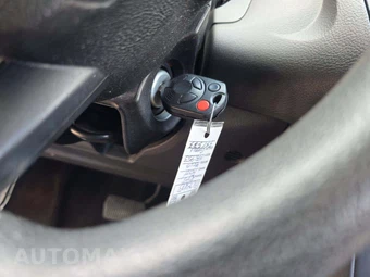 2015 Ford Focus SE Hatchback – miniatura 8