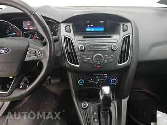 2015 Ford Focus SE Hatchback - miniatura 11