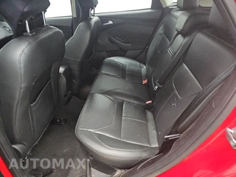 2015 Ford Focus SE Hatchback - miniatura 13