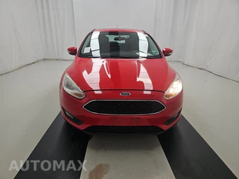 2015 Ford Focus SE Hatchback - miniatura 2