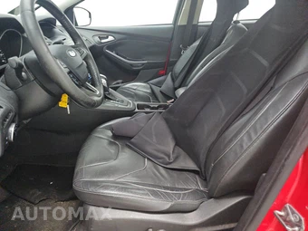 2015 Ford Focus SE Hatchback - miniatura 7