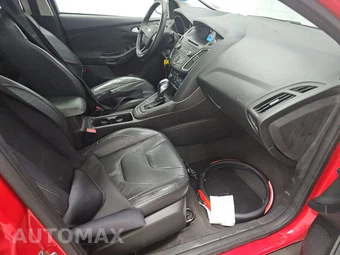 2015 Ford Focus SE Hatchback - miniatura 8