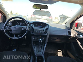 2015 Ford Focus SE Hatchback – miniatura 11