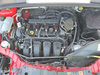 2015 Ford Focus SE Hatchback – miniatura 15