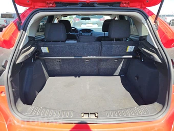 2015 Ford Focus SE Hatchback – miniatura 16