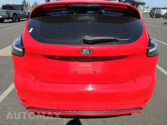 2015 Ford Focus SE Hatchback – miniatura 5