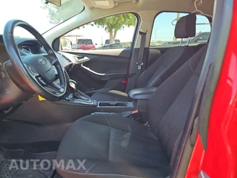 2015 Ford Focus SE Hatchback – miniatura 7
