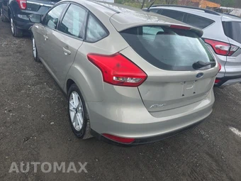 2015 Ford Focus SE Hatchback – miniatura 6