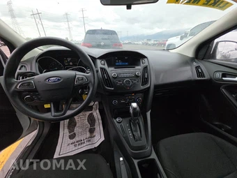 2015 Ford Focus SE Hatchback – miniatura 11