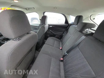 2015 Ford Focus SE Hatchback – miniatura 13