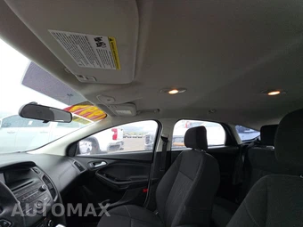 2015 Ford Focus SE Hatchback – miniatura 18