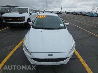 2015 Ford Focus SE Hatchback – miniatura 2