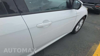 2015 Ford Focus SE Hatchback – miniatura 31