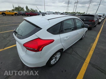 2015 Ford Focus SE Hatchback – miniatura 4