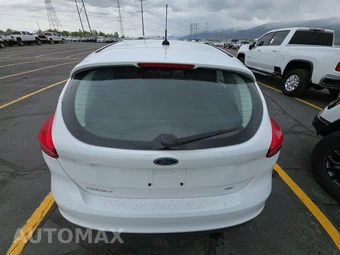 2015 Ford Focus SE Hatchback – miniatura 5