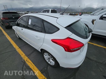 2015 Ford Focus SE Hatchback – miniatura 6