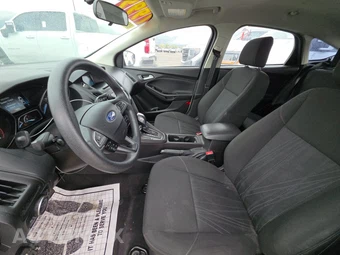 2015 Ford Focus SE Hatchback – miniatura 7