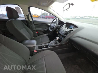 2015 Ford Focus SE Hatchback – miniatura 8