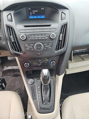 2015 Ford Focus SE Hatchback – miniatura 11