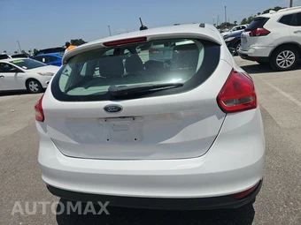 2015 Ford Focus SE Hatchback – miniatura 5