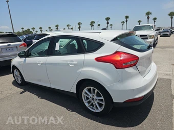 2015 Ford Focus SE Hatchback – miniatura 6