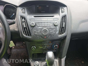 2015 Ford Focus SE Hatchback – miniatura 10