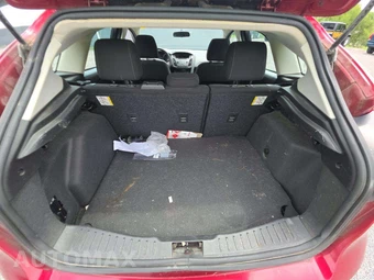 2015 Ford Focus SE Hatchback – miniatura 14