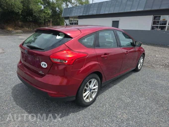 2015 Ford Focus SE Hatchback – miniatura 3