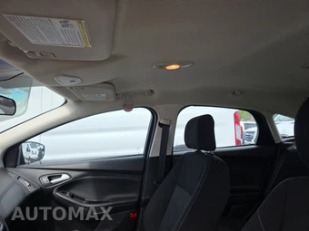 2015 Ford Focus SE Hatchback – miniatura 46