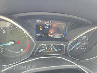 2015 Ford Focus SE Sedan – miniatura 12