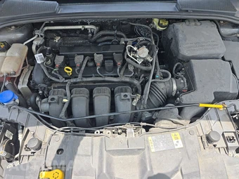 2015 Ford Focus SE Sedan – miniatura 15