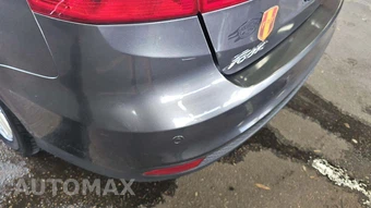 2015 Ford Focus SE Sedan – miniatura 19