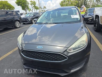 2015 Ford Focus SE Sedan – miniatura 2