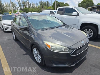 2015 Ford Focus SE Sedan – miniatura 3