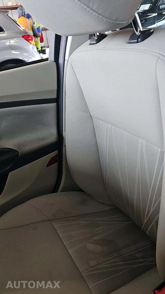 2015 Ford Focus SE Sedan – miniatura 38