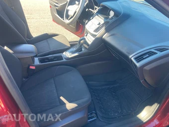 2015 Ford Focus SE Sedan – miniatura 11